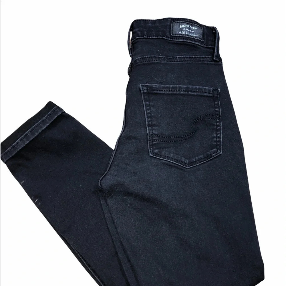 𝅺Levi’s 2/26 high rise ankle skinny jeans